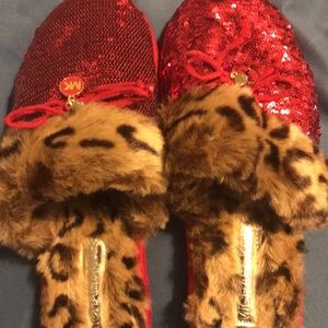 Size 8 michael kors slippers